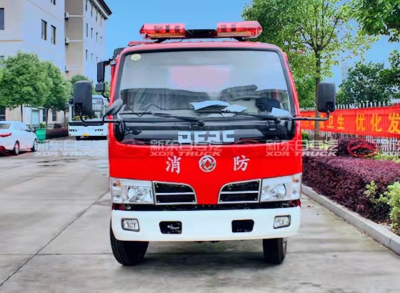 東風(fēng)福瑞卡牌 4噸消防灑水車