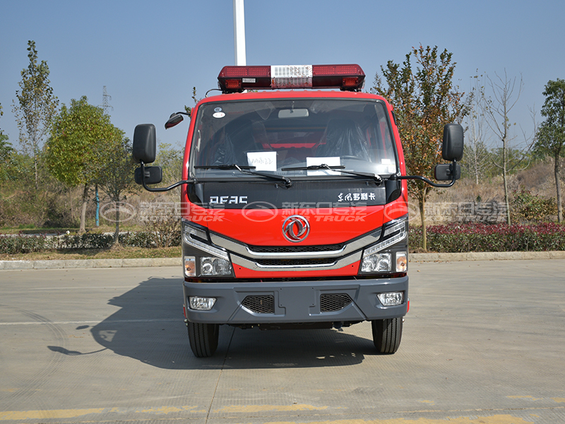 消防車展示 016 東風(fēng)5噸消防車 發(fā)車